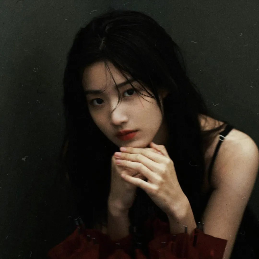圈养的妇女